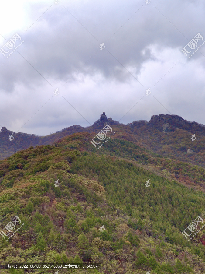 天华山毛公峰远眺