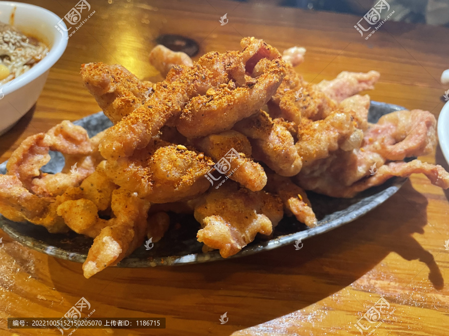 特色美食油炸酥肉