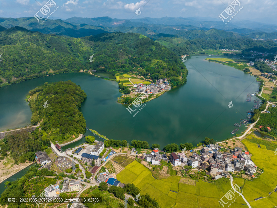 蒙山乡村夏日美丽江湾景美如画