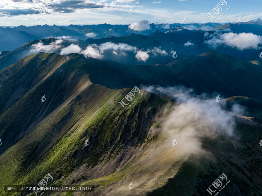 康定子梅垭口崇山峻岭航拍