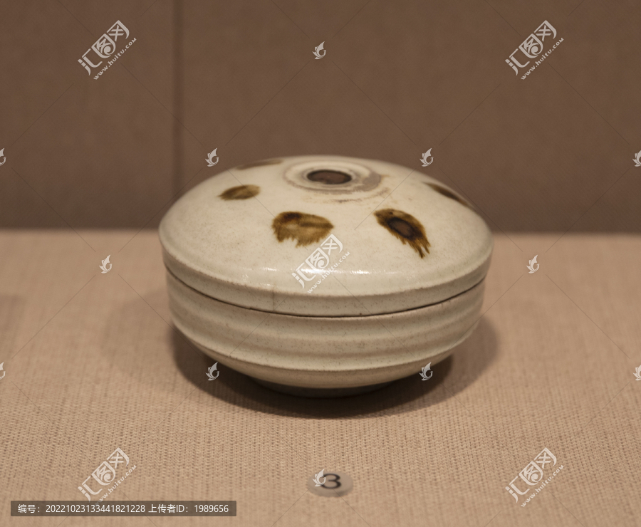 北宋景德镇窑青白瓷褐彩大圆盒