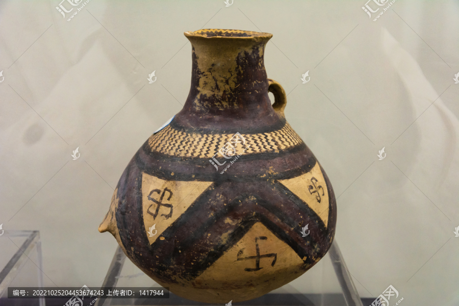 新石器时代竖纹彩陶酒壶