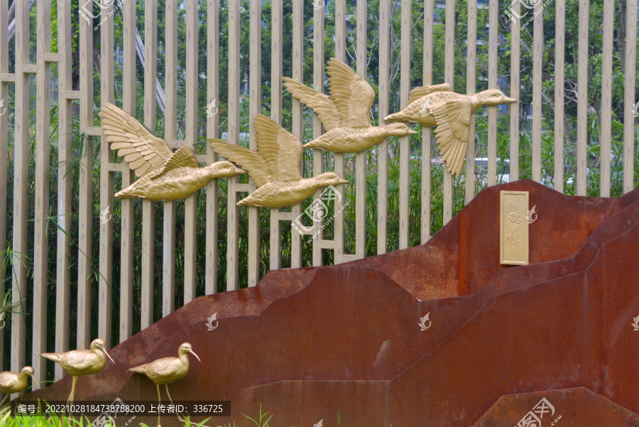 水禽鸟类鹊鸭雕塑