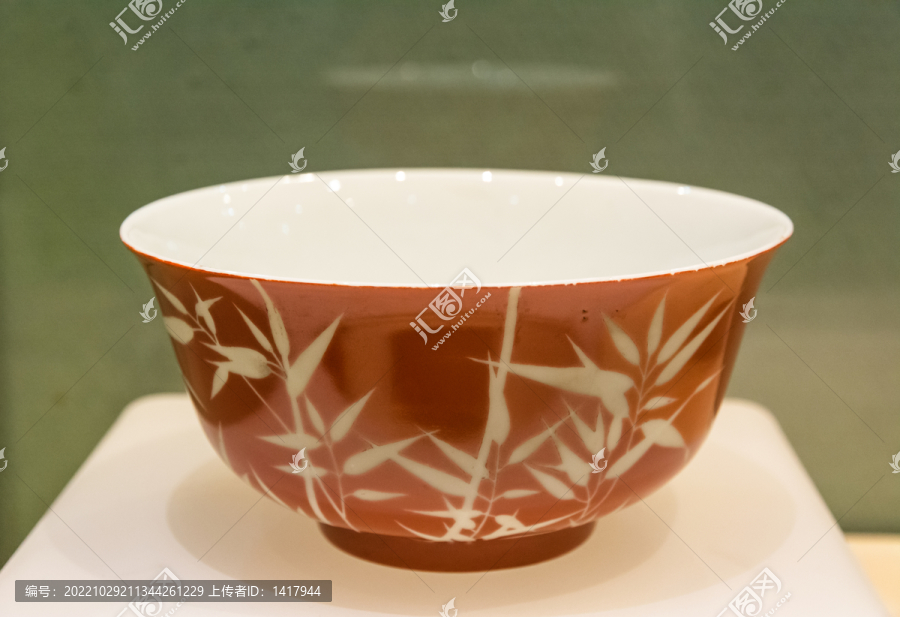 清代红地白竹碗