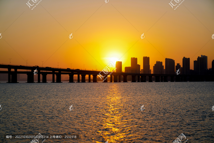 海堤海边夕阳日落剪影厦门