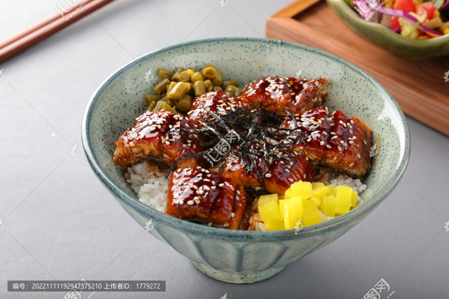 烤鳗鱼饭