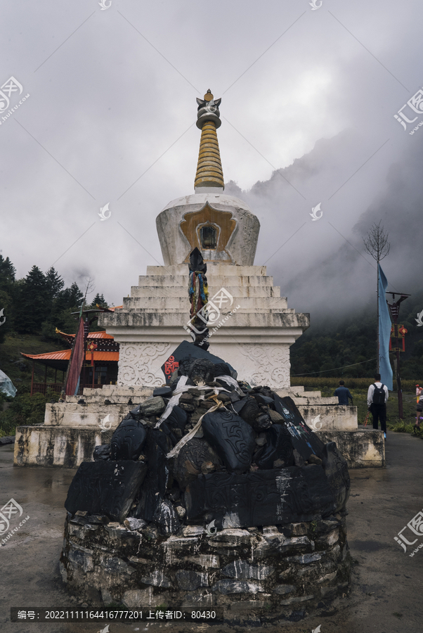 云南雨崩大白塔