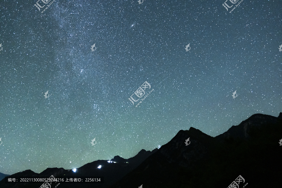 山区星空