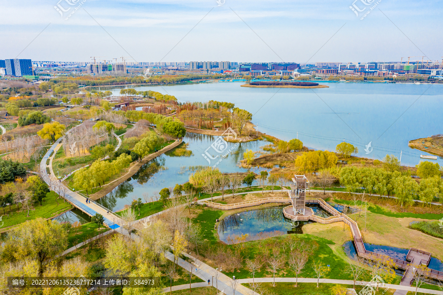 航拍郑州北龙湖湿地公园步道