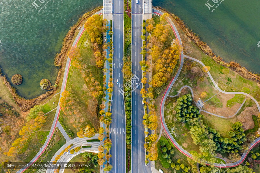 航拍郑州龙子湖公园滨湖道路