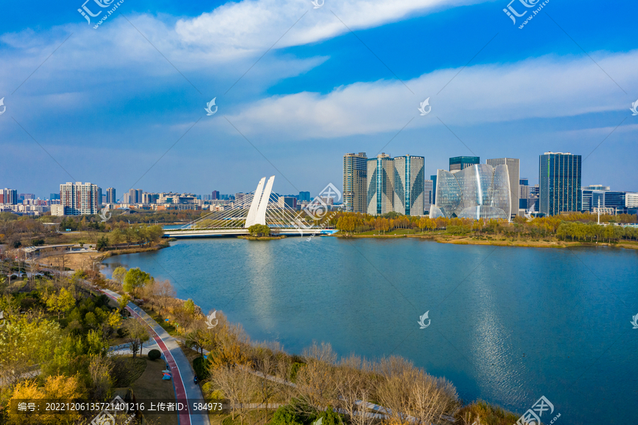 航拍郑州龙子湖智慧岛水岸风光