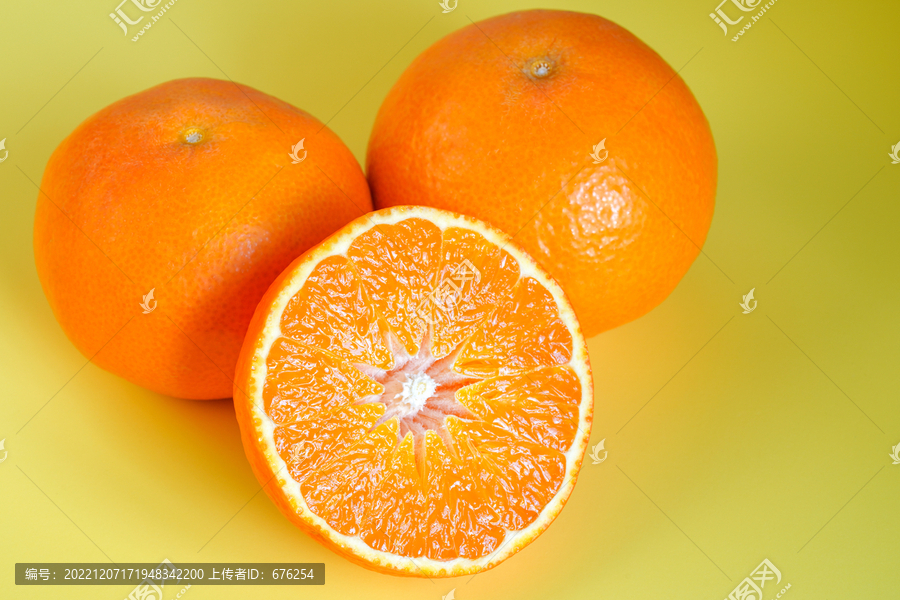 切开的果冻橙
