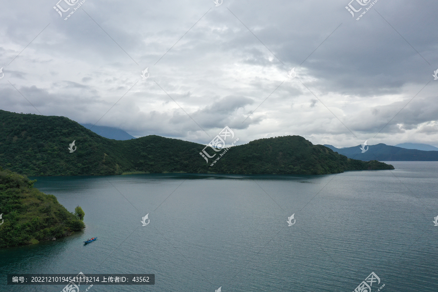 航拍摄影泸沽湖高清图片