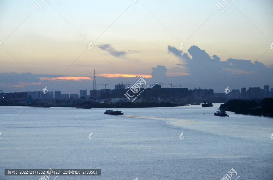 黄昏河流