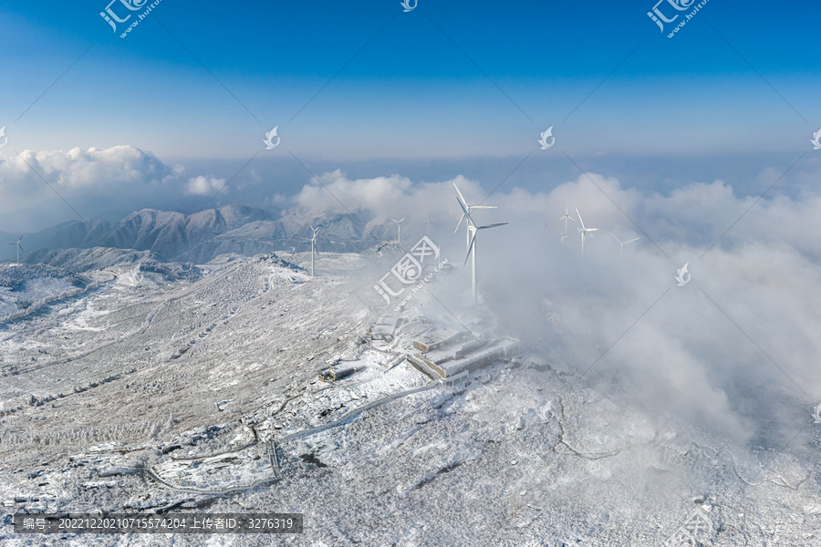 东白山仙姑殿雪景风车云海