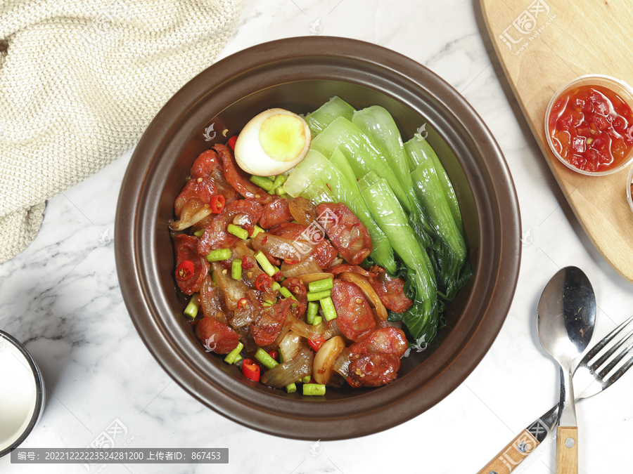 腊肠盖码饭