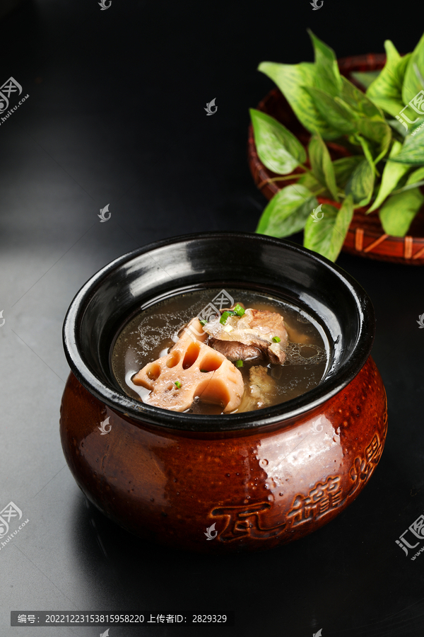 龙骨莲藕汤