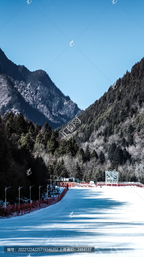 四川理县孟屯河谷自然滑雪场