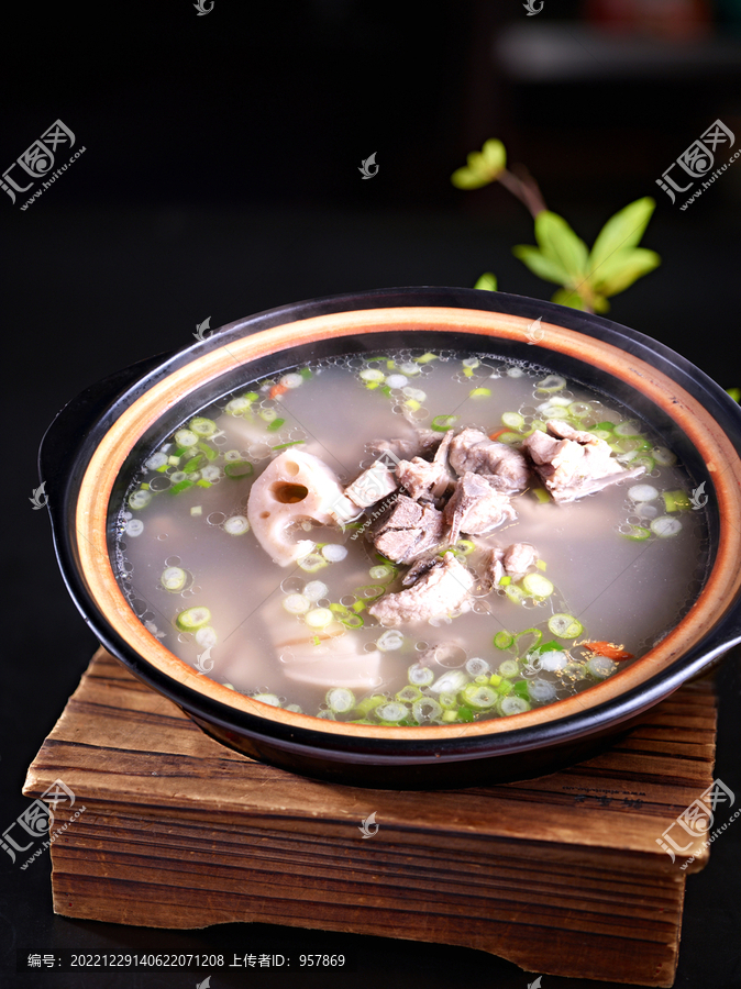 排骨豆腐煲莲藕