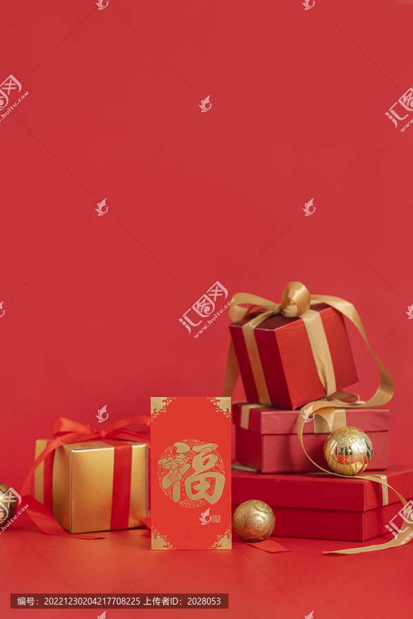 红包与礼品盒新春红色背景