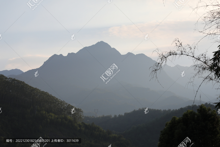 群山