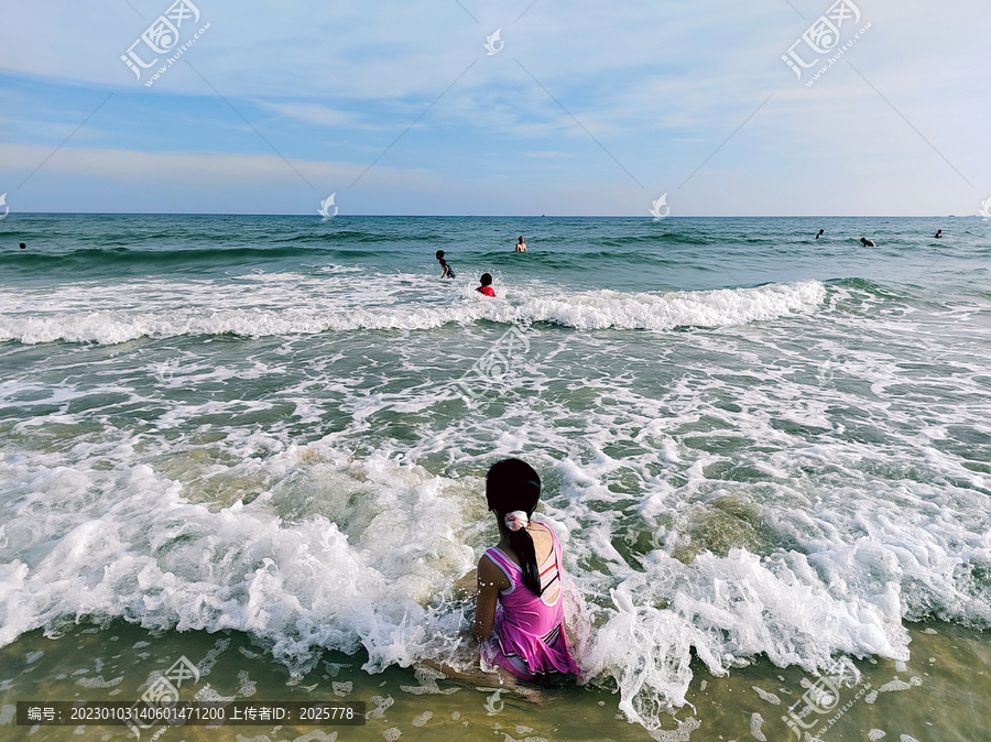 夏季海滩冲浪