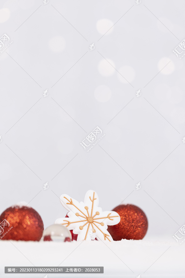 圣诞球与雪花创意圣诞节图片
