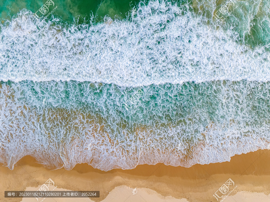 海浪沙滩海岸线