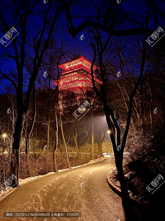 锦江山盘山路的夜景