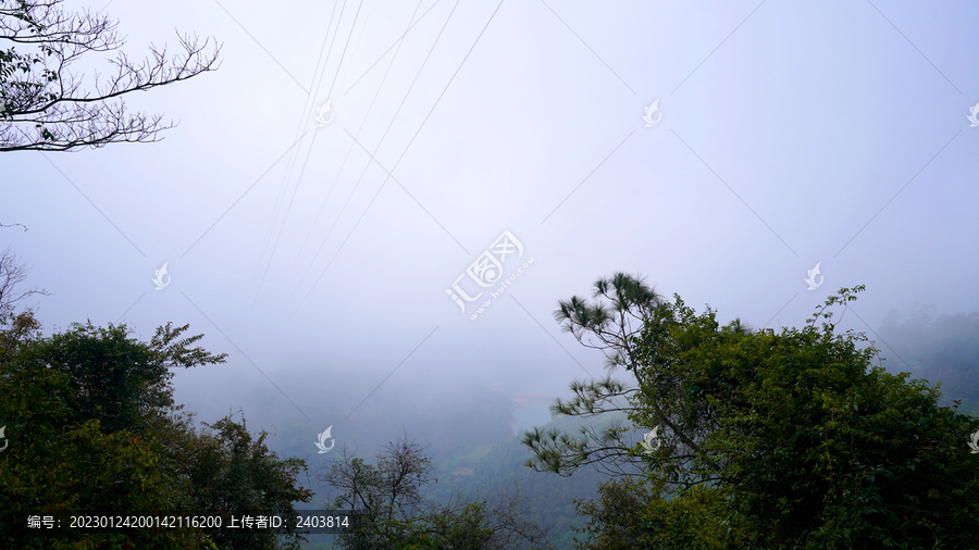 仙气观音山雾气弥漫