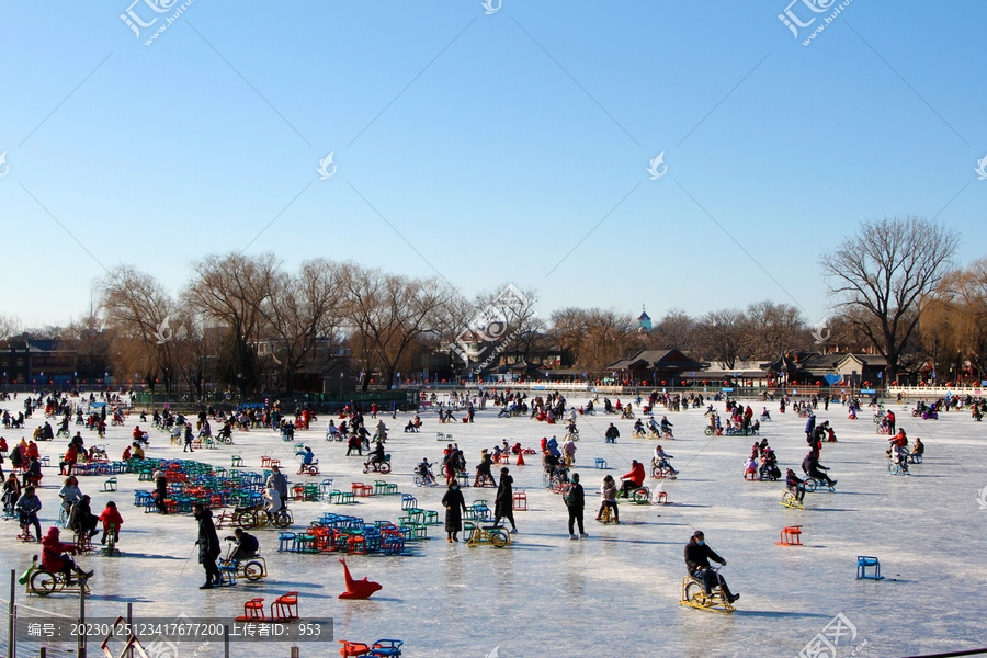北京什刹海溜冰场