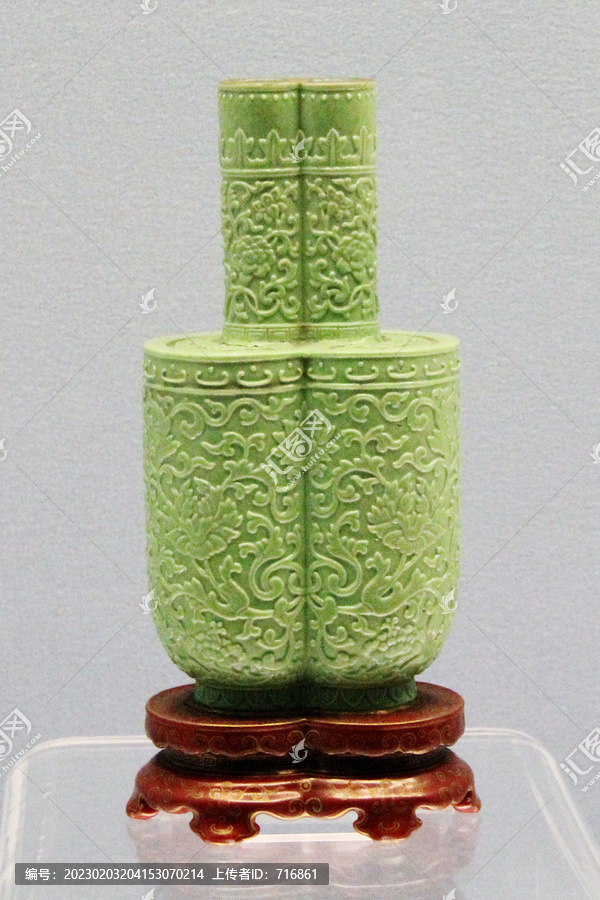 景德镇窑绿釉堆花花卉纹双联瓶