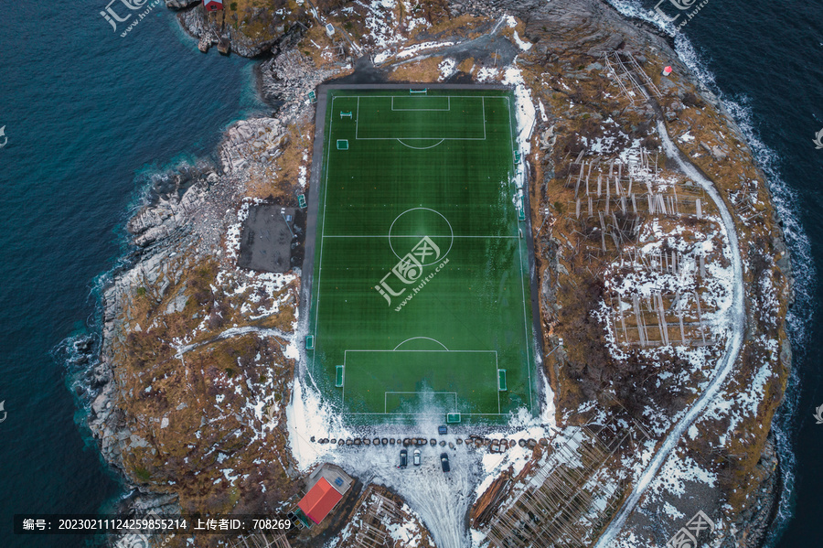 挪威罗弗敦群岛海上足球场航拍