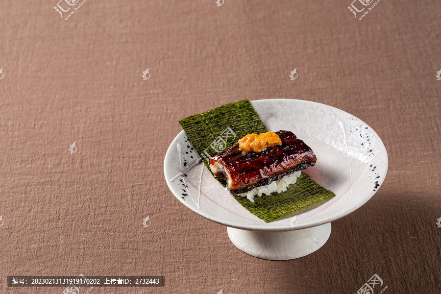 海胆鳗鱼寿司