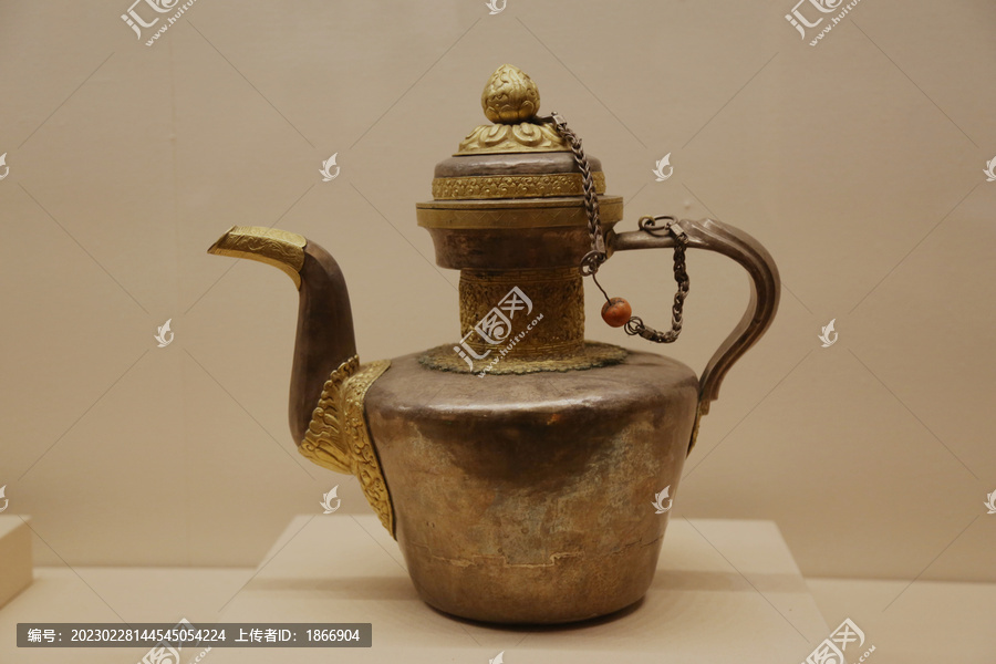 蒙古族奶茶壶