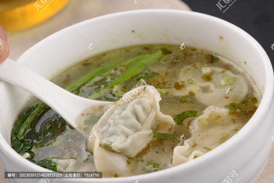 荠菜大馄饨