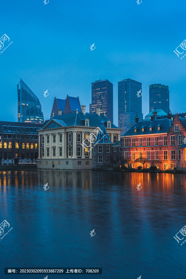 荷兰海牙议会大厦和城市天际线