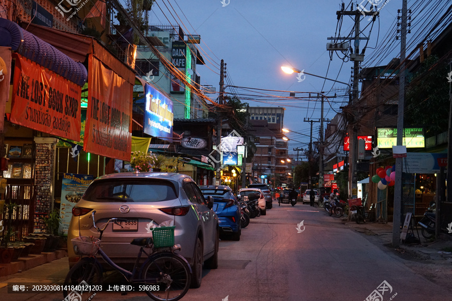 清迈街头夜晚