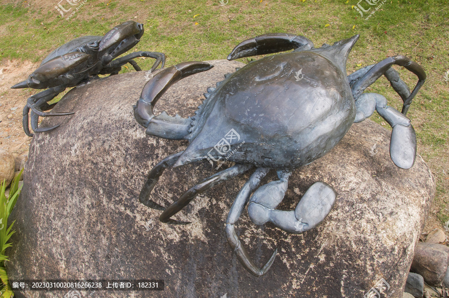 螃蟹雕塑