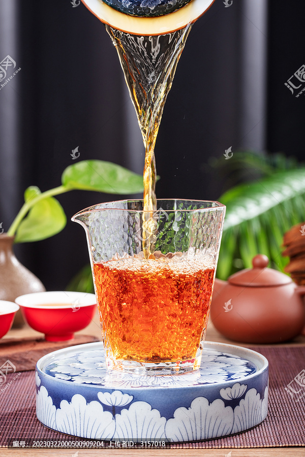 红茶茶叶茶汤茶色茶香品尝