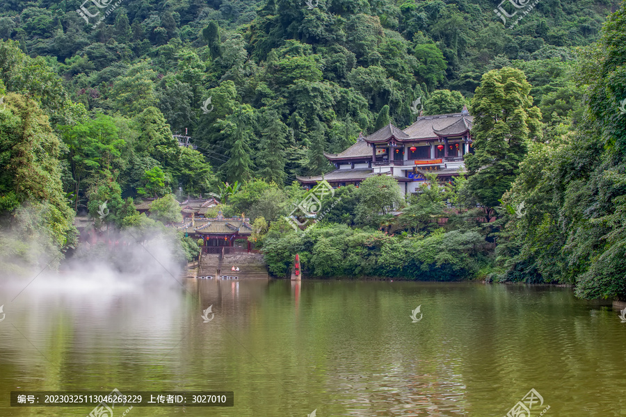 青城山月沉湖