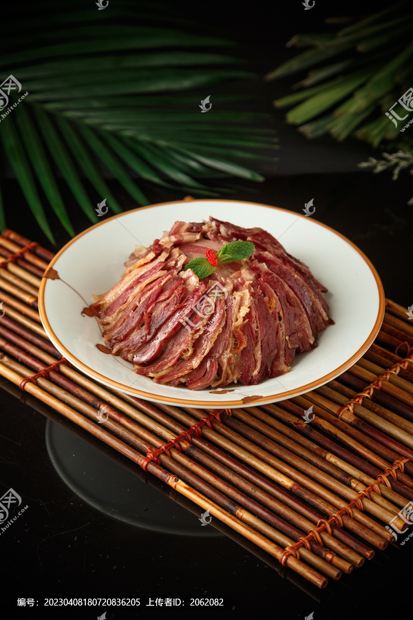 风干腊肉蒸豆腐