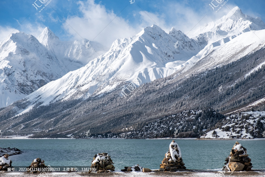 西藏旅游八宿然乌湖雪景风光