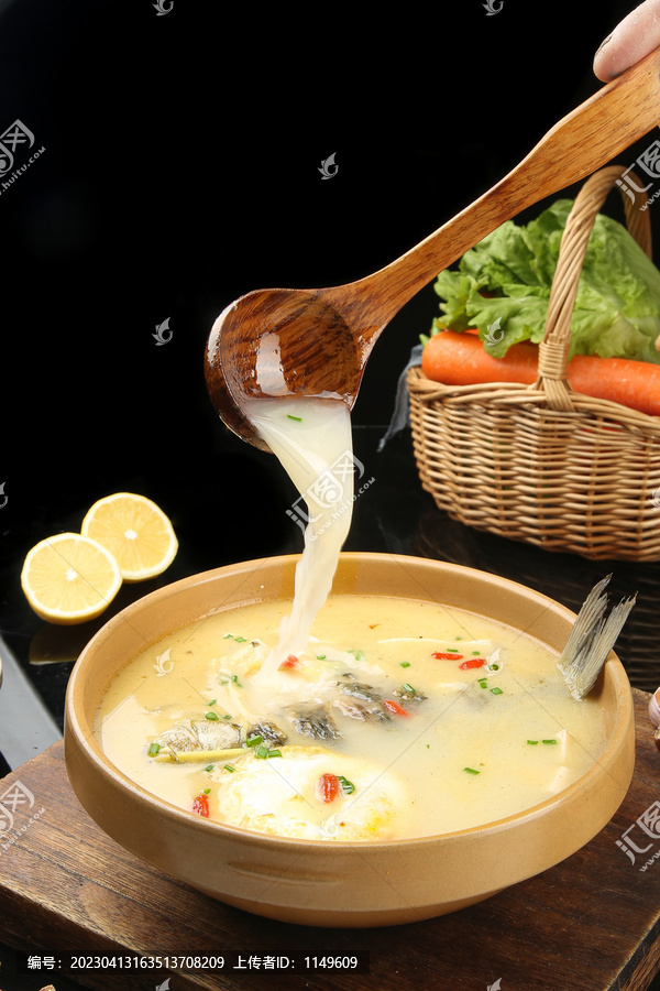 鲫鱼豆腐汤