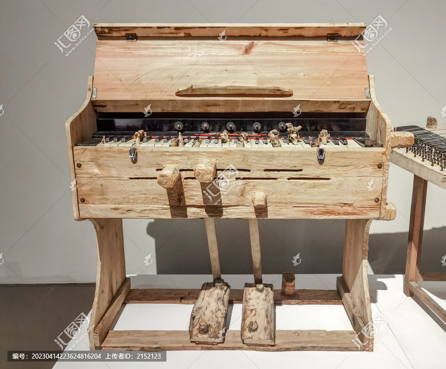 木质钢琴