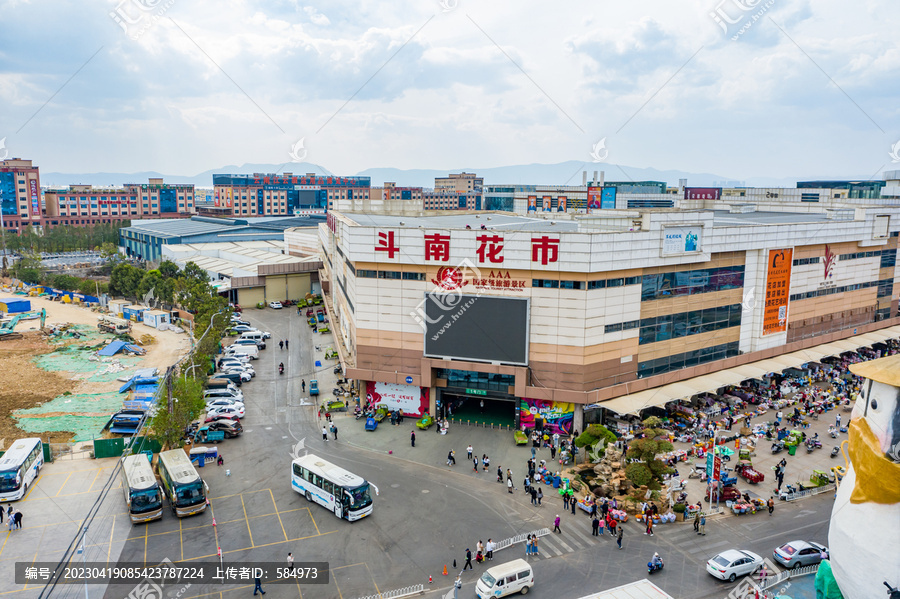 航拍云南昆明斗南花卉市场花市