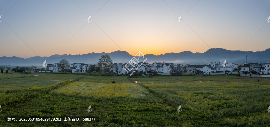 徽派古村古建筑马头墙晨曦