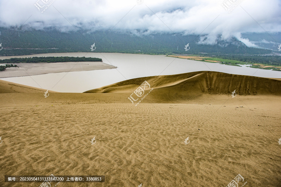 川藏线上的沙漠