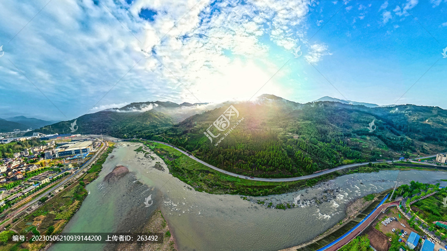 荥经五里山日出180度全景