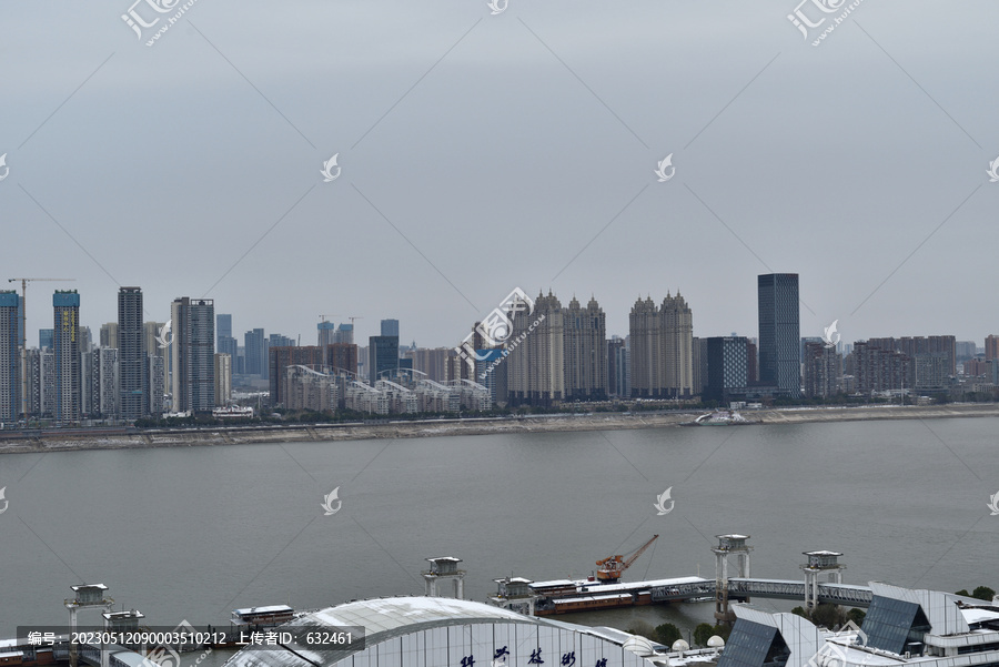 武汉武昌长江天际线风光雪景